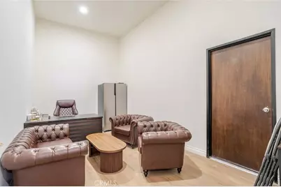 14701 Calvert Street, Van Nuys, CA 91411 - Photo 8