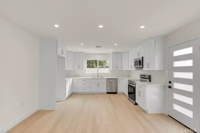 7040 Tyrone Avenue, Van Nuys, CA 91405 - Photo 28