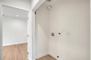 7040 Tyrone Ave, Van Nuys, CA 91405 - Photo 20