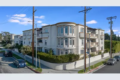 4832 Whitsett Avenue #301, Valley Village, CA 91607 - Photo 2