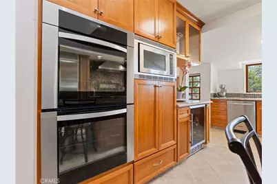 1012 N Sunset Canyon Drive, Burbank, CA 91504 - Photo 8