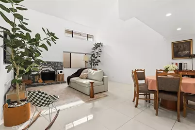 10926 Bluffside Drive #30, Studio City, CA 91604 - Photo 2