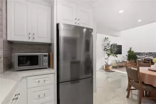 10926 Bluffside Dr, Studio City, CA 91604 - Photo 14