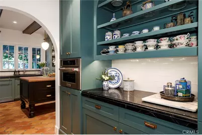 898 S Victoria, Los Angeles, CA 90005 - Photo 18