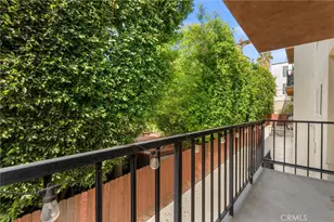 1045 N Kings Road, West Hollywood, CA 90069 - Photo 4