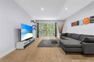 1045 N Kings Road, West Hollywood, CA 90069 - Photo 2