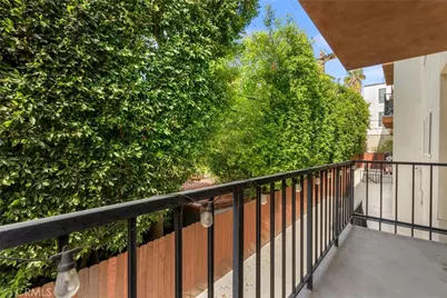 1045 N Kings Road #107, West Hollywood, CA 90069 - Photo 4