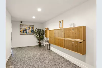 11044 Acama Street #302, Studio City, CA 91602 - Photo 8