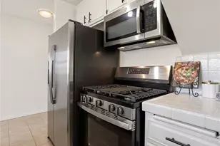 11044 Acama St, Studio City, CA 91602 - Photo 12