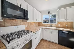 19545 Sherman Way, Reseda, CA 91335 - Photo 12