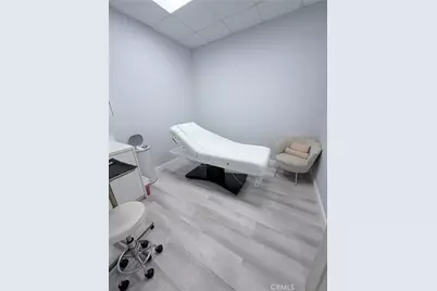 815 S Victory, Burbank, CA 91502 - Photo 6