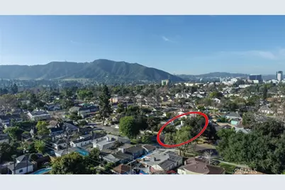 517 S Griffith Park, Burbank, CA 91506 - Photo 30