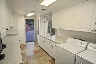 12 Skyline Dr, Burbank, CA 91501 - Photo 36