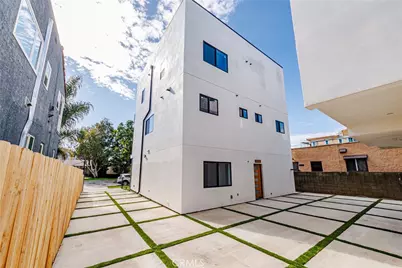 5209 W 20th, Los Angeles, CA 90016 - Photo 22