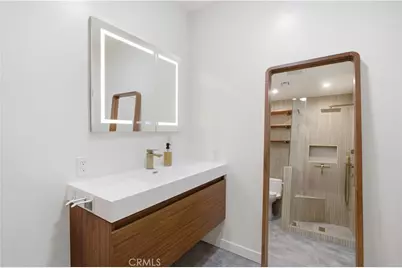 831 E Walnut, Burbank, CA 91501 - Photo 22