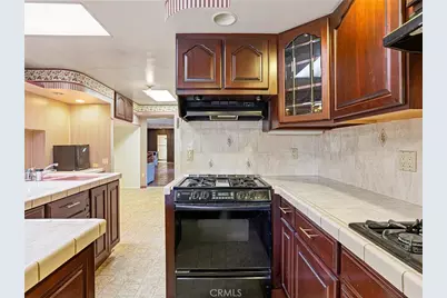 836 N Parish Place, Burbank, CA 91506 - Photo 6
