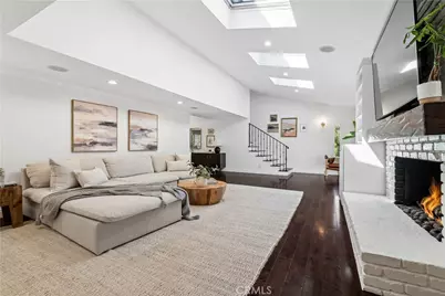 4590 Ensenada Drive, Woodland Hills, CA 91364 - Photo 20