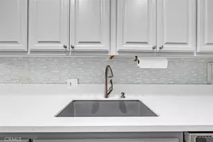 4140 Warner Blvd, Burbank, CA 91505 - Photo 10