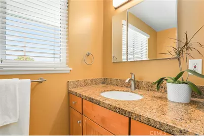 20516 Aetna Street, Woodland Hills, CA 91367 - Photo 32