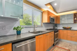 20516 Aetna St, Woodland Hills, CA 91367 - Photo 14