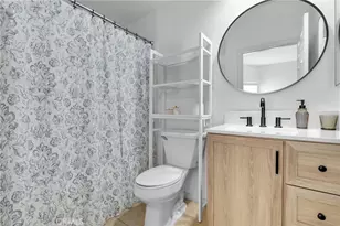 7124 Woodman, Van Nuys, CA 91405 - Photo 22