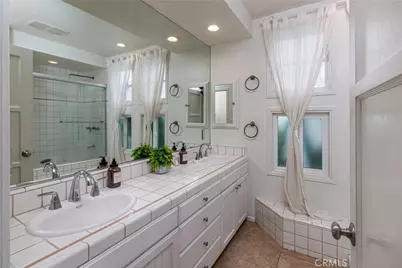 409 S Lamer, Burbank, CA 91506 - Photo 16