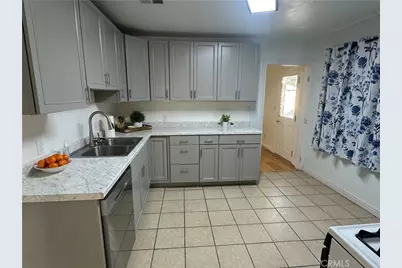 2236 N Manning, Burbank, CA 91505 - Photo 14