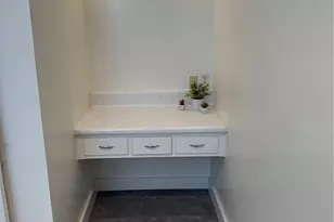 2236 N Manning, Burbank, CA 91505 - Photo 20