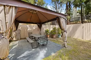 10831 Roycroft, Los Angeles, CA 91352 - Photo 32