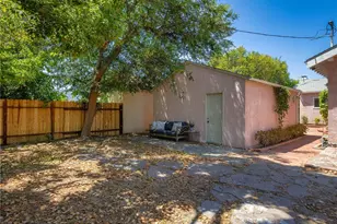 324 N Brighton St, Burbank, CA 91506 - Photo 34