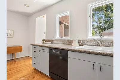324 N Brighton Street, Burbank, CA 91506 - Photo 8
