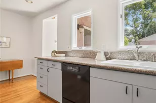 324 N Brighton St, Burbank, CA 91506 - Photo 8