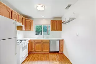 5759 Hazeltine, Van Nuys, CA 91401 - Photo 6
