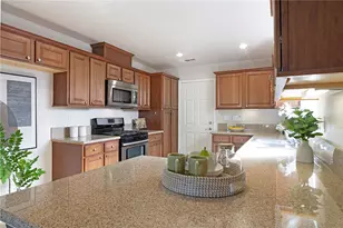 14059 Carlton Ln, Sylmar, CA 91342 - Photo 16