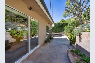 1012 N Sunset Canyon Drive, Burbank, CA 91504 - Photo 48