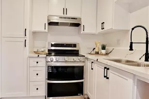 7300 Lennox, Van Nuys, CA 91405 - Photo 2