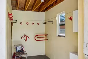 449 W Elm Ave, Burbank, CA 91506 - Photo 32