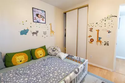 9551 Via Ricardo, Burbank, CA 91504 - Photo 12