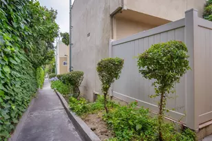 11138 Aqua Vista Street, Studio City, CA 91602 - Photo 24