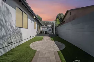 17812 Bromley Ct, Encino, CA 91316 - Photo 38