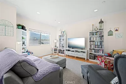 626 E Orange Grove Avenue #301, Burbank, CA 91501 - Photo 4