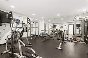 10926 Bluffside Dr, Studio City, CA 91604 - Photo 22
