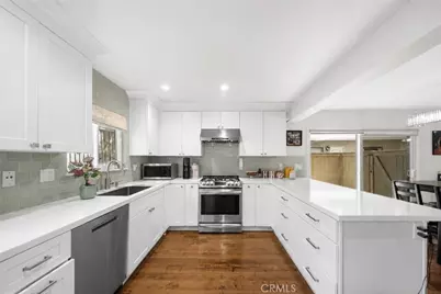 612 Wilcox Avenue, Los Angeles, CA 90004 - Photo 1