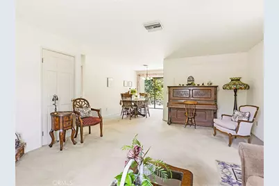 921 E Elmwood Avenue, Burbank, CA 91501 - Photo 14