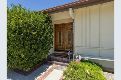 10087 Sully Drive, Los Angeles, CA 91352 - Photo 4