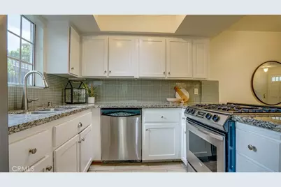 305 E Valencia Avenue #R, Burbank, CA 91502 - Photo 6