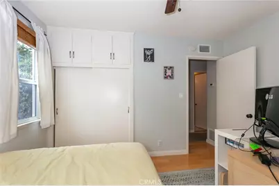 21000 Elkwood, Canoga Park, CA 91304 - Photo 20