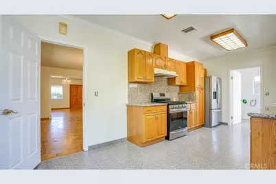 14260 Kittridge Street, Van Nuys, CA 91405 - Photo 8