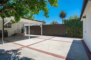 14260 Kittridge St, Van Nuys, CA 91405 - Photo 24