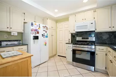 334 Country Club #C, Simi Valley, CA 93065 - Photo 10
